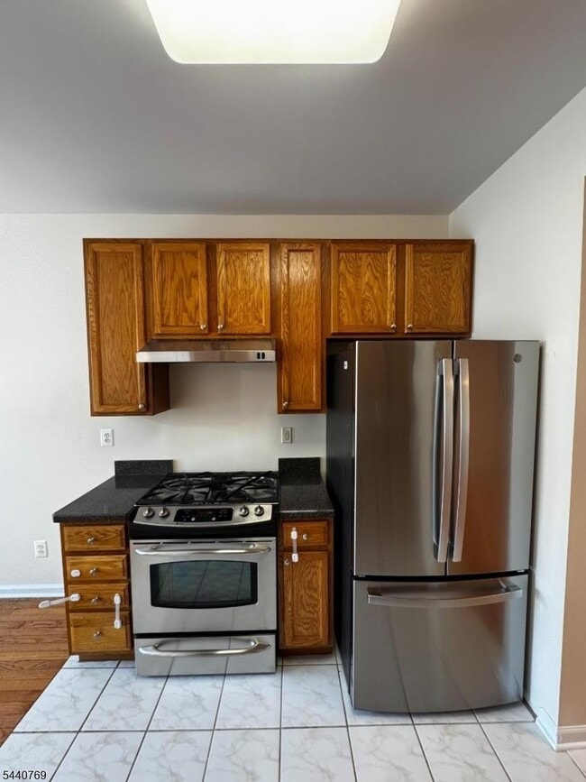 Building Photo - 533 Coventry Dr