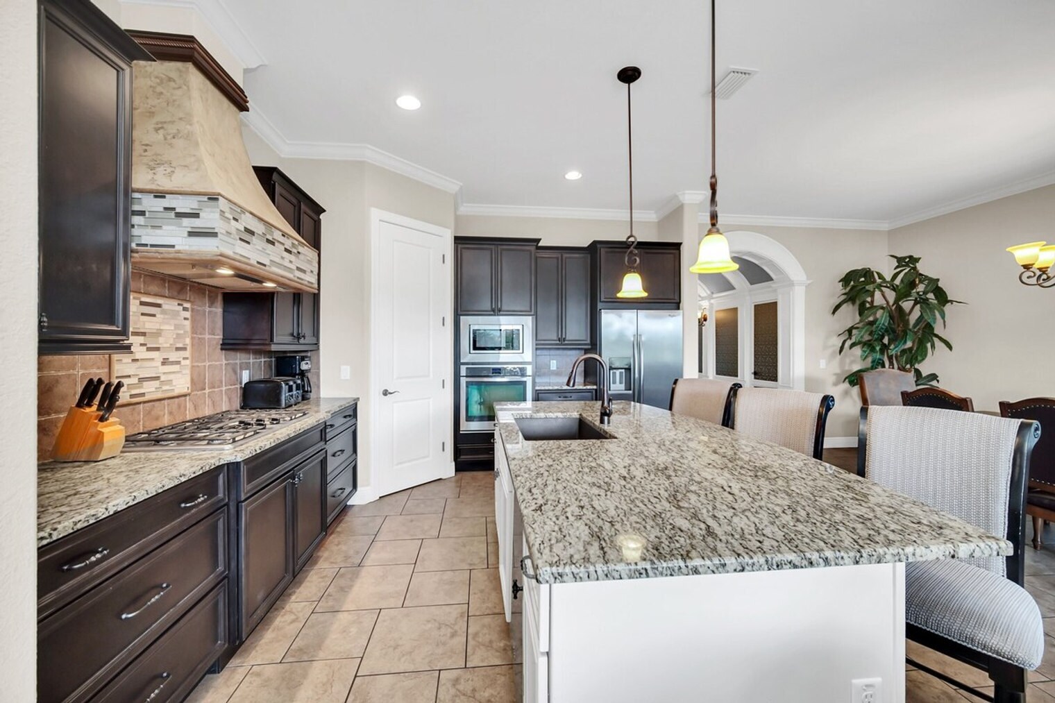 Building Photo - 970 Golden Bear Dr