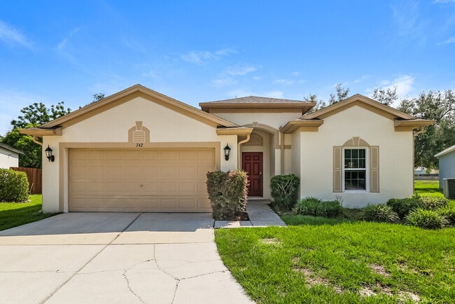 Building Photo - 742 Star Pointe Dr
