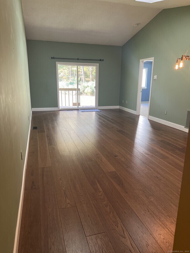 Building Photo - 34 Simsbury Landing