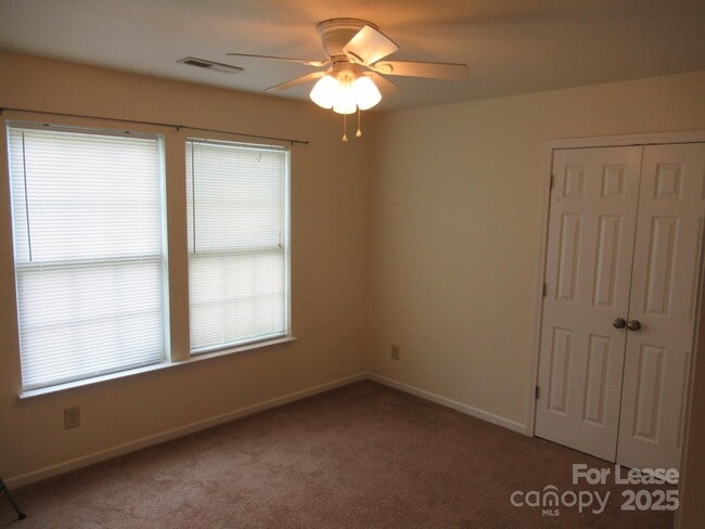 Building Photo - 122 Anastasia Ln