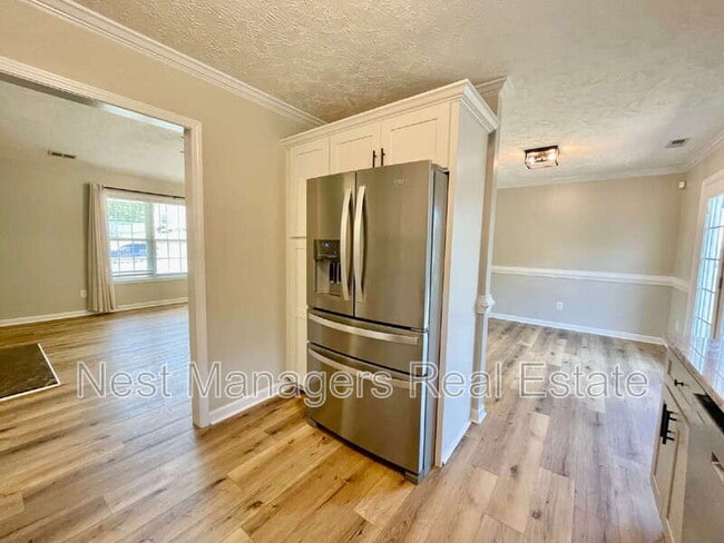Building Photo - 5325 Wallbrook Dr