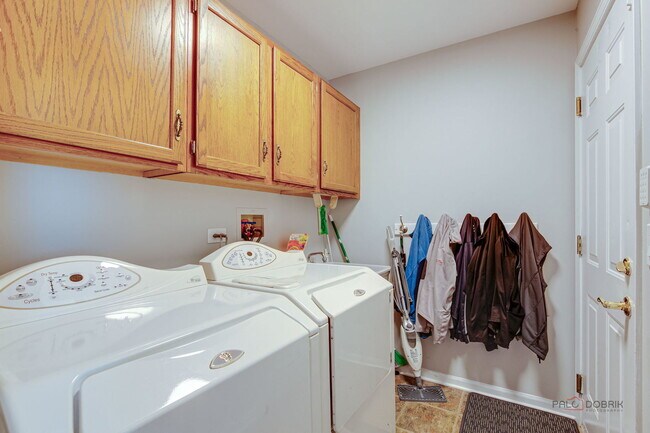Building Photo - 108 Brook Hill Ln