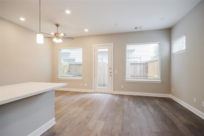 Building Photo - 5102 Royal Heath Dr