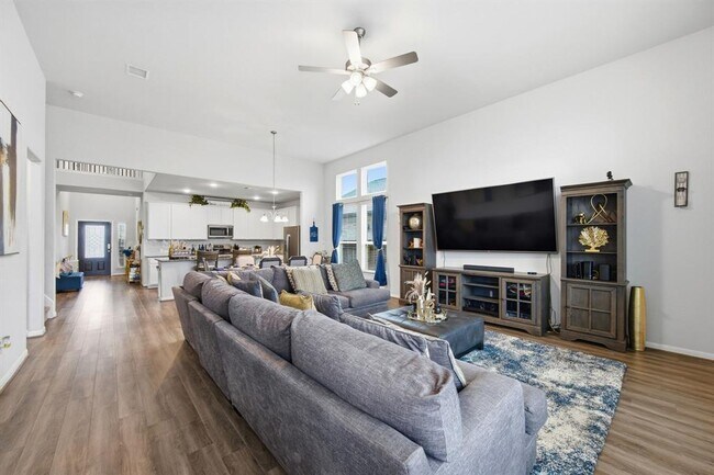 Building Photo - 5928 Agostino Dr