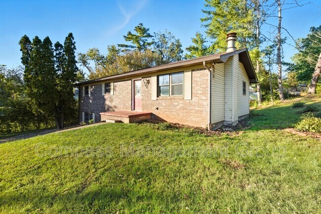 Building Photo - 7800 Temple Acres Dr