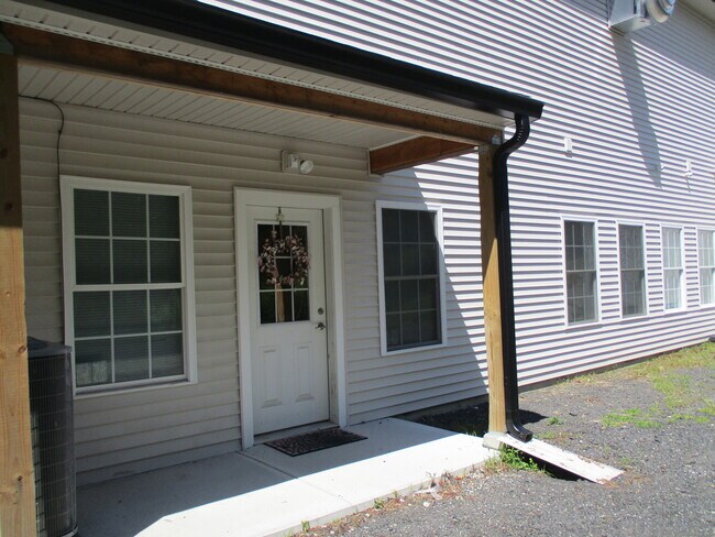 Building Photo - 1484 CT-171