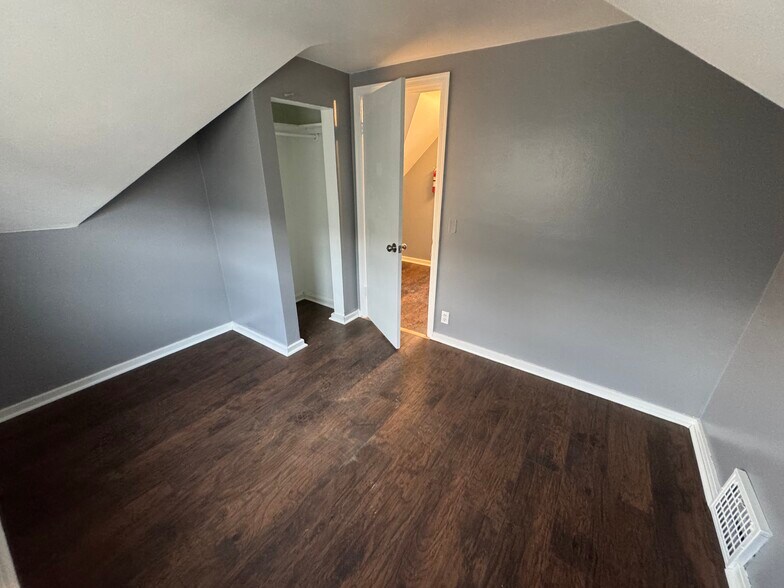 Building Photo - 3927 S Clement Ave