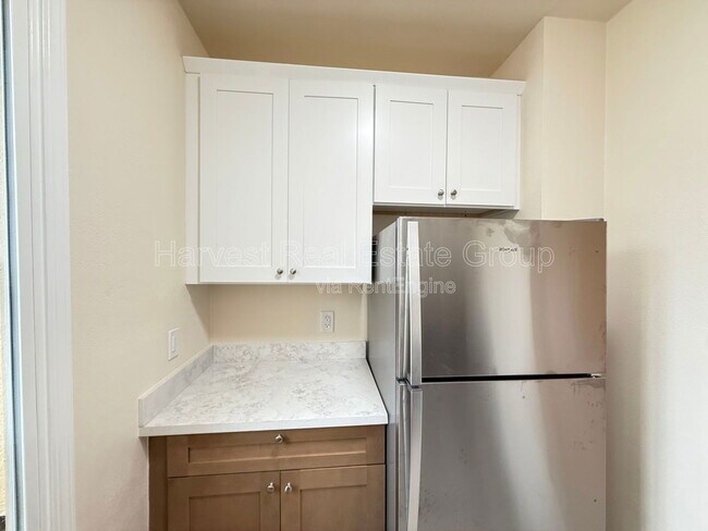 Building Photo - 715 Peralta St