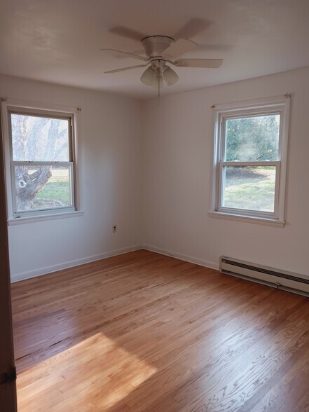 bed1 - 2908 Fisherville Rd