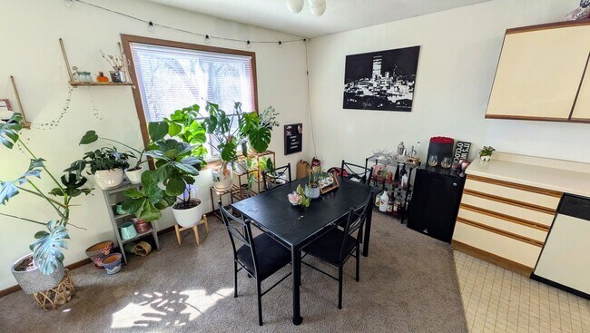 Building Photo - Spacious 3-Bedroom -- Available July 1st!