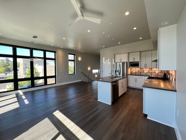 Building Photo - 100 High St