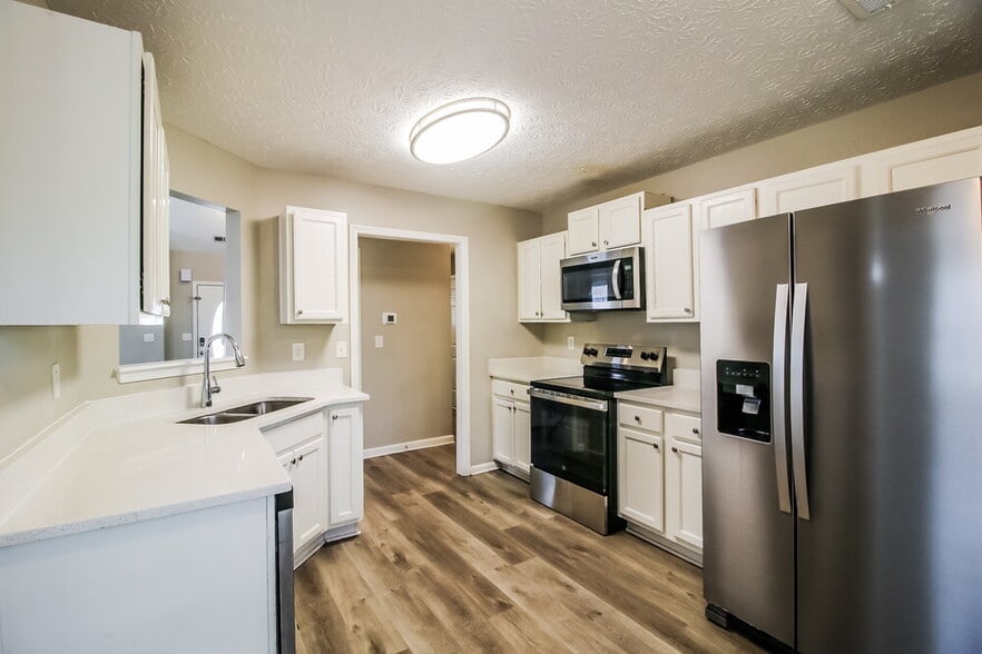 Building Photo - 216 Rivergate Ct