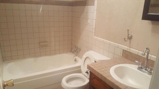 Building Photo - 8072 W Van Hook St