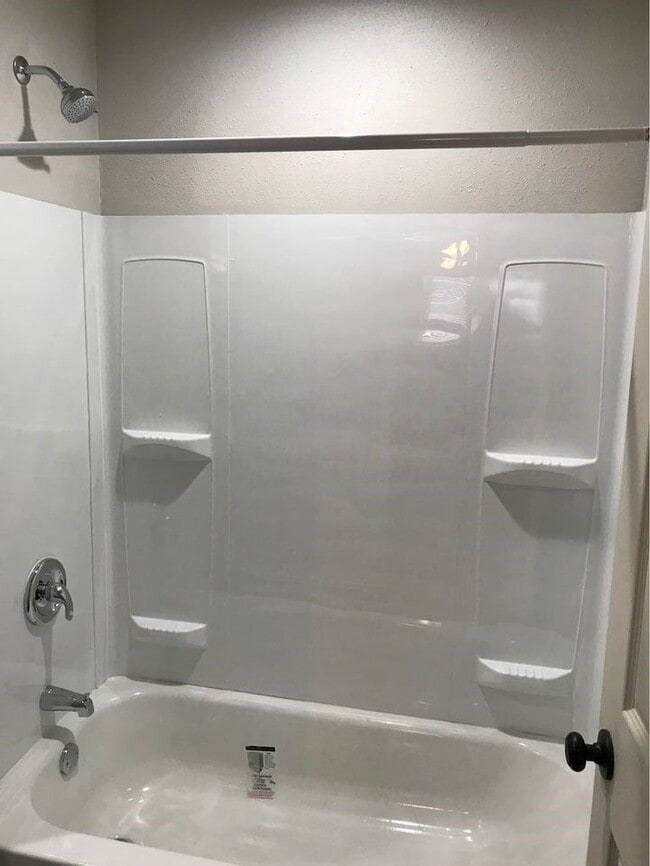 Building Photo - 1020 N Main St