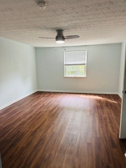 Building Photo - 9306 Kite St