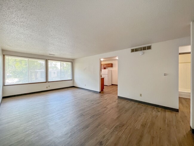 Interior Photo - 519 Welch Ave.