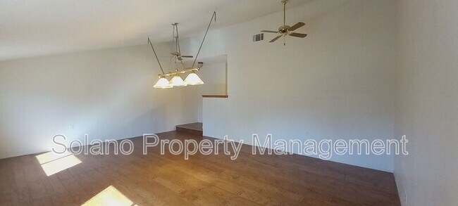 Building Photo - 3210 Mustang Cir