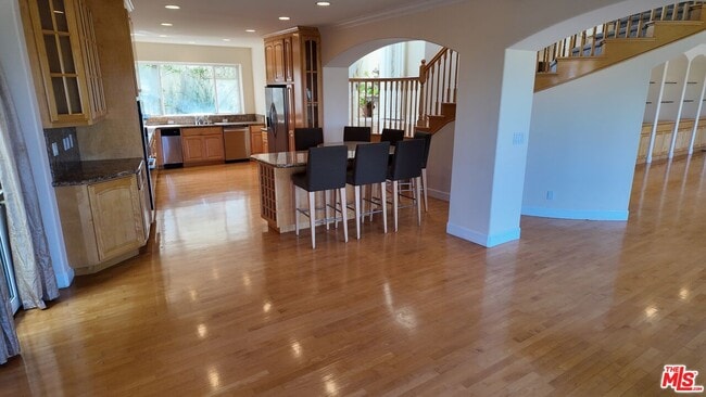 Building Photo - 8120 Billowvista Dr