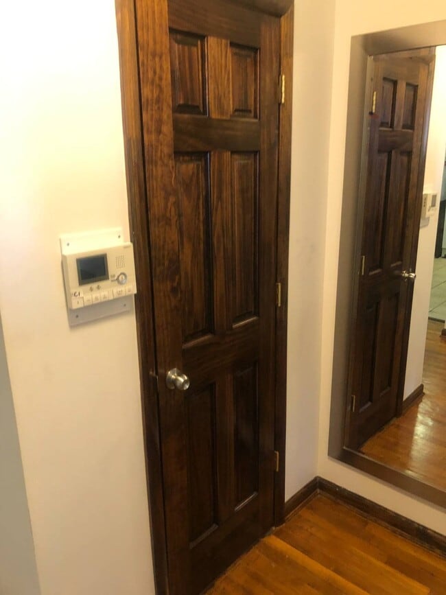 Building Photo - 124 Parrott Pl