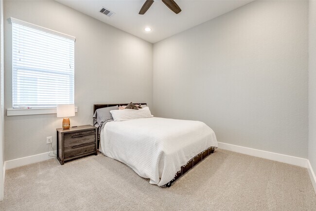 Building Photo - 4804 Gano St