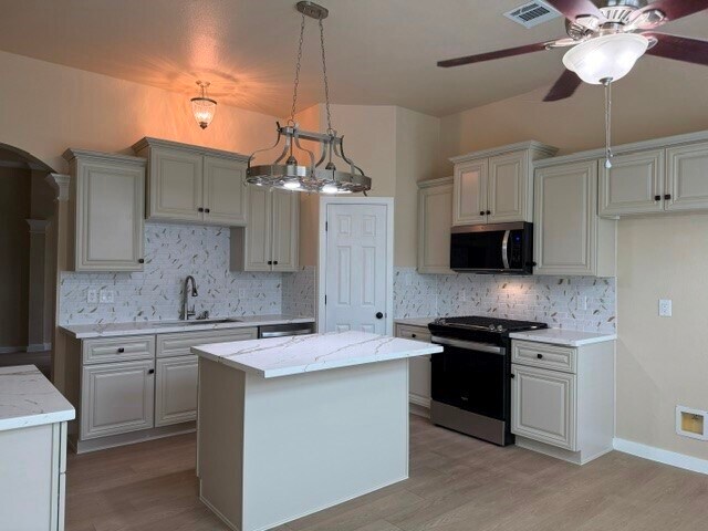 Building Photo - 6426 Bowtrail