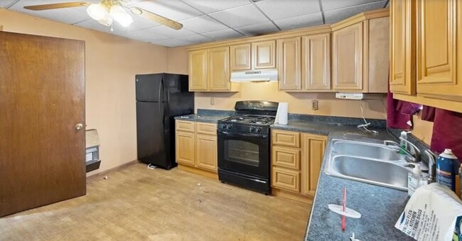 Building Photo - 1417 4th Ave