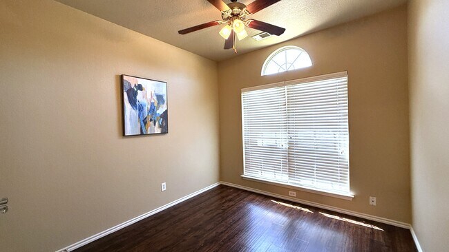 Building Photo - 507 Mesa Ridge Ct