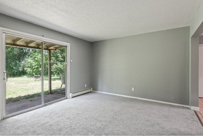 Building Photo - 968 Gershwin Ave N