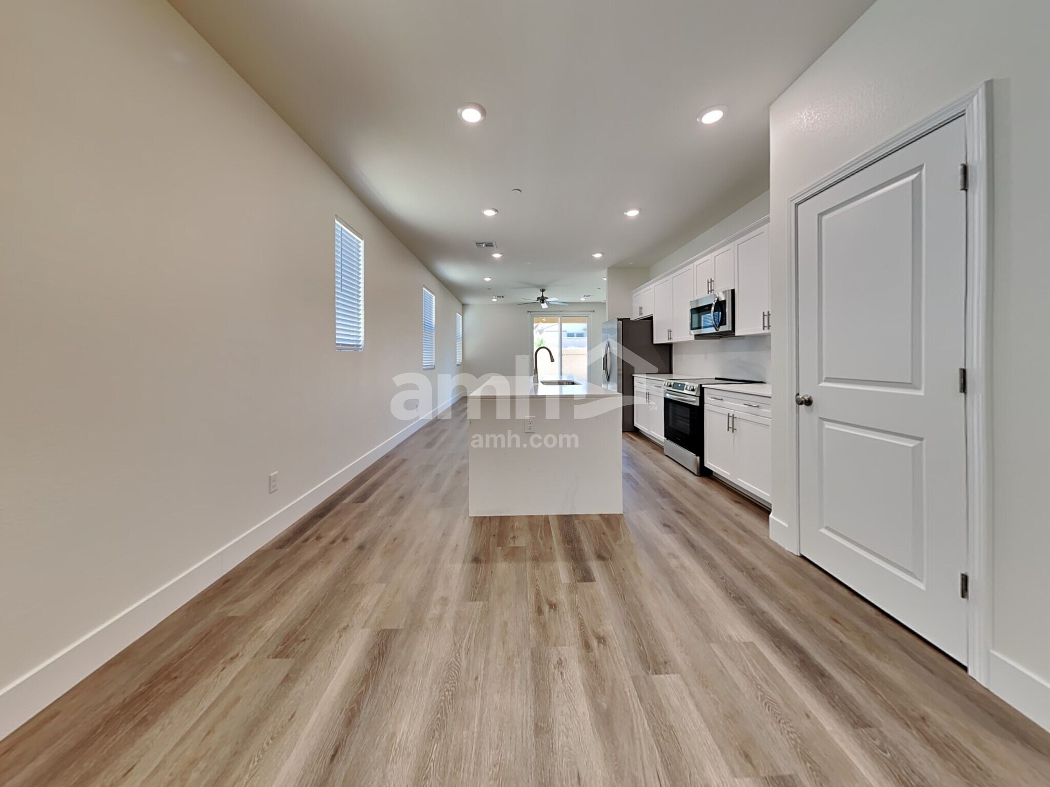 Building Photo - 525 Silverbell Falls Pl