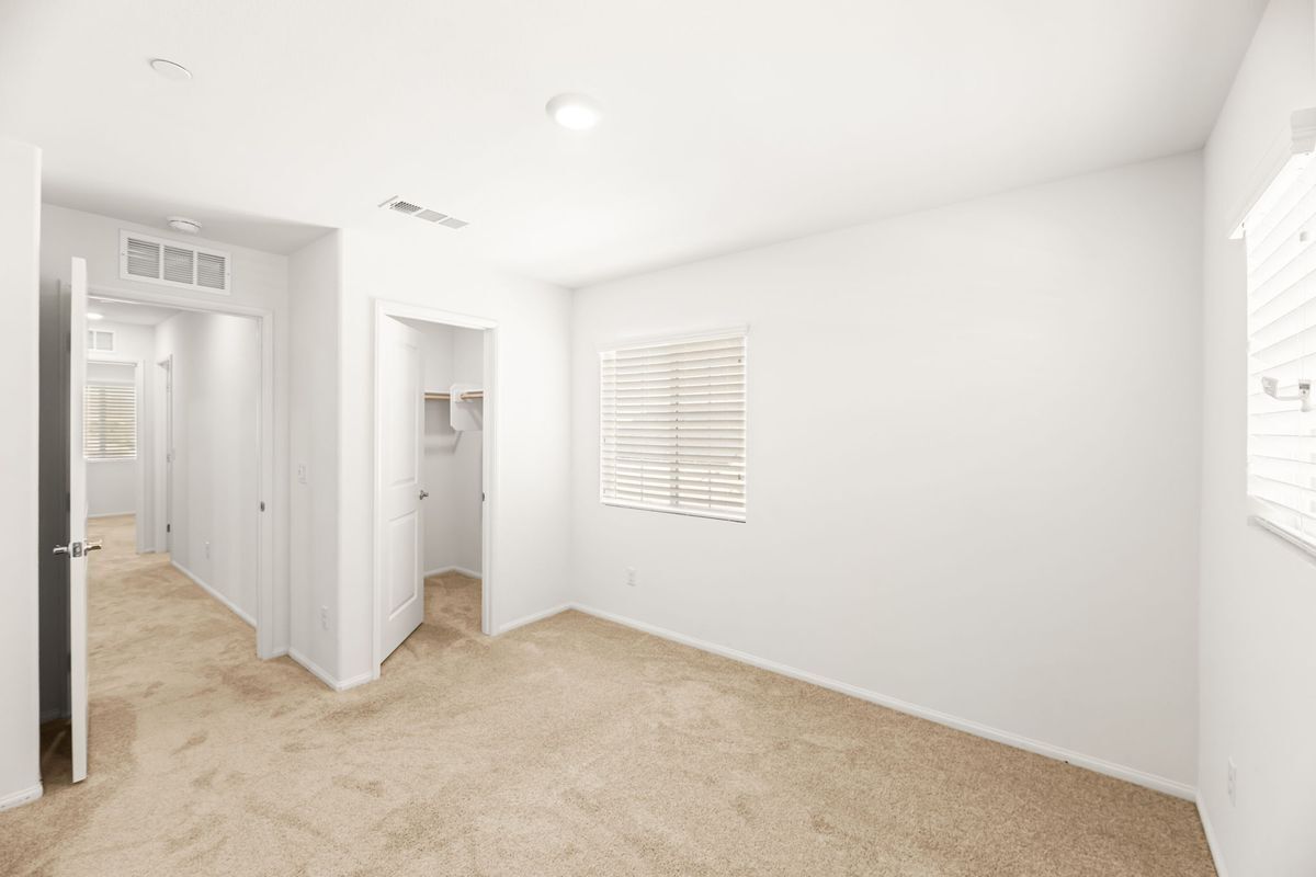 Building Photo - 28357 Cats Claw Dr