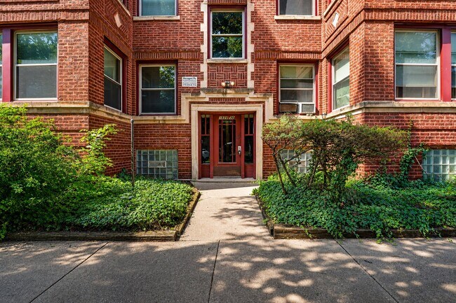 Building Photo - 1528 E 74th Pl