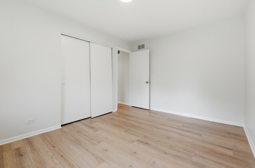 Building Photo - 849 Pear Tree Ln