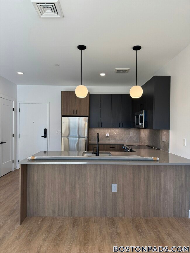 Building Photo - 199 Gardner St