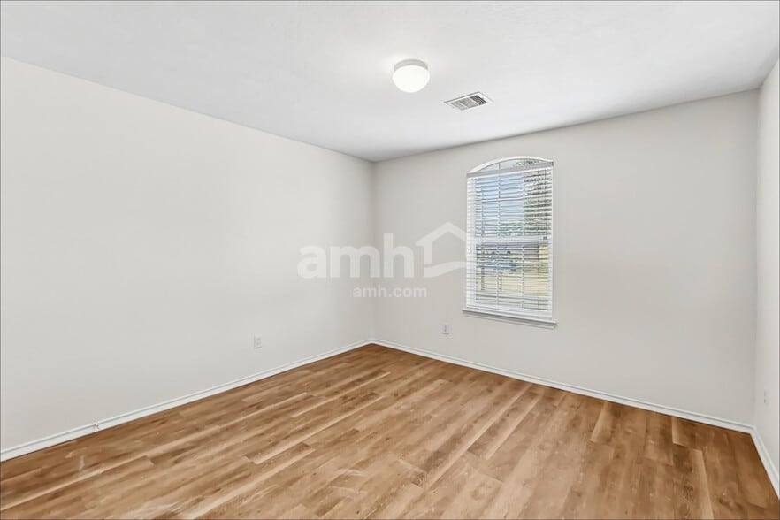 Building Photo - 7211 Alava Dr