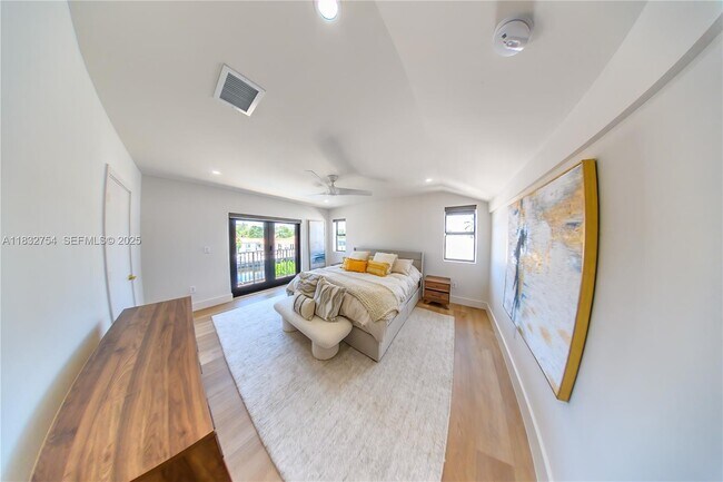 Building Photo - 1240 NE 27th Terrace