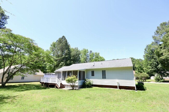 Building Photo - 9713 Pampas Dr