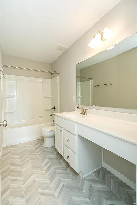 Building Photo - 705 Myatt Dr