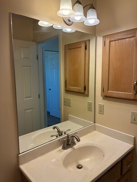 Building Photo - 1009 Merrick Dr