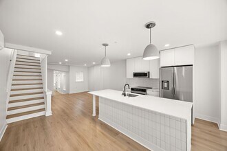 Building Photo - Tatnall West 8720 Landlord