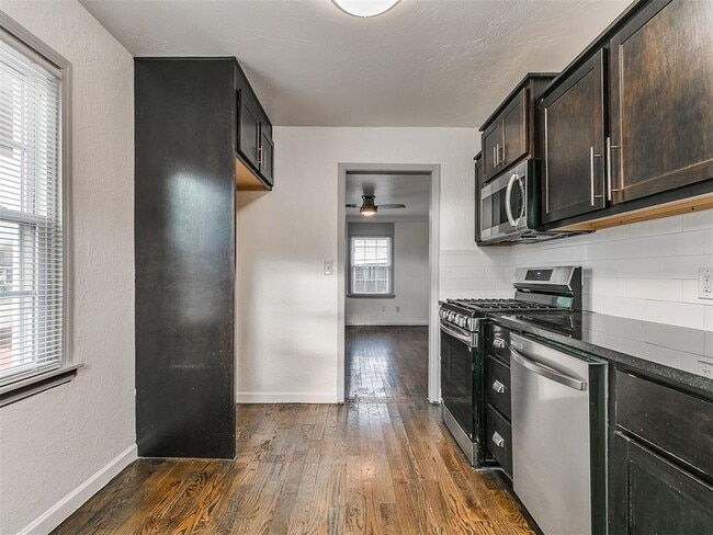 Building Photo - 1338 South Dr