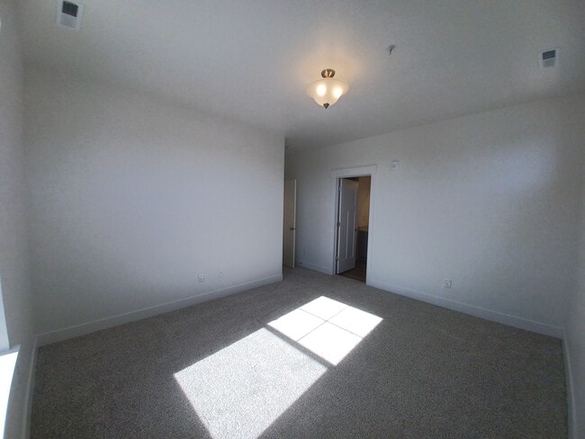 Building Photo - 3717 W 1500 N
