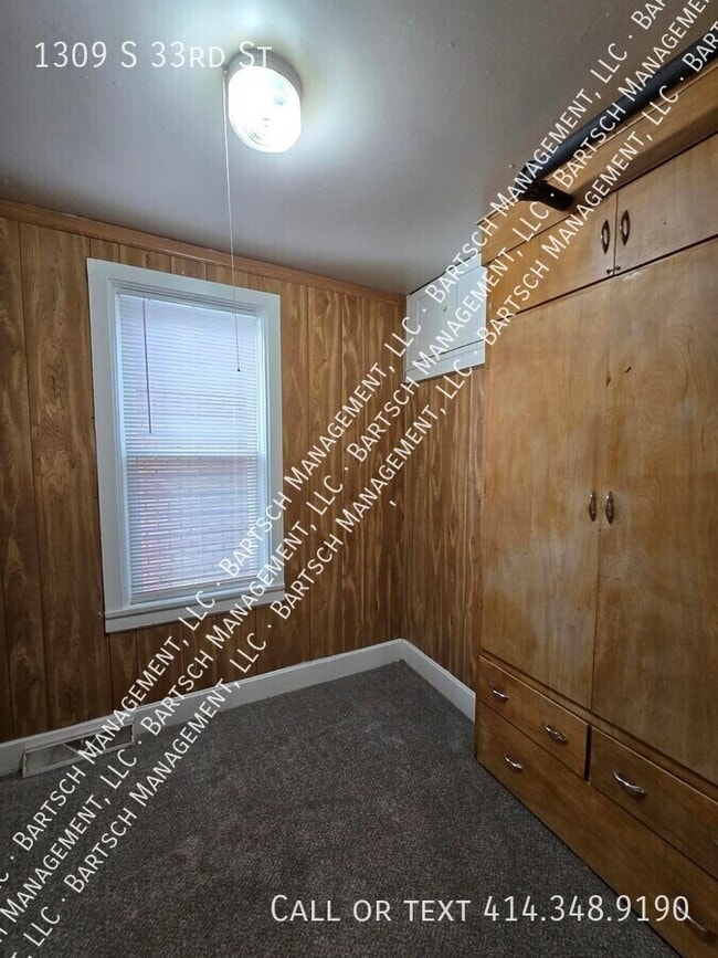 Building Photo - 1309 S 33rd St