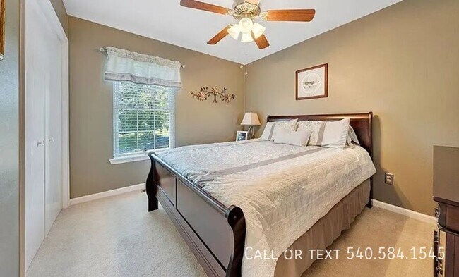 Building Photo - 133 Gala Dr