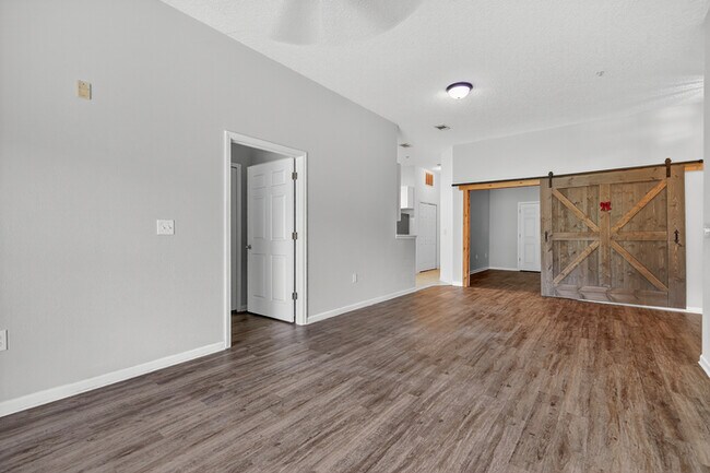 Building Photo - 209 Larkin Pl