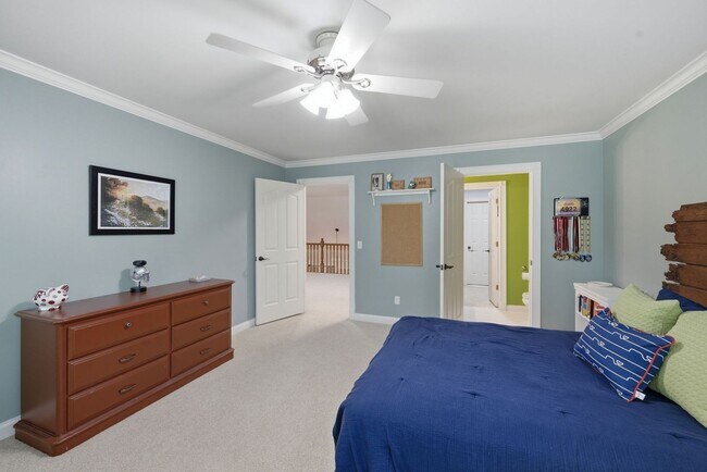 Building Photo - 1733 Carriage Ct