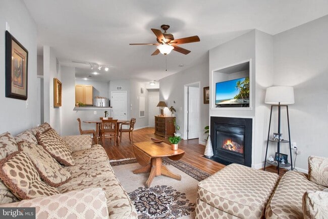 Building Photo - 42480 Rockrose Square