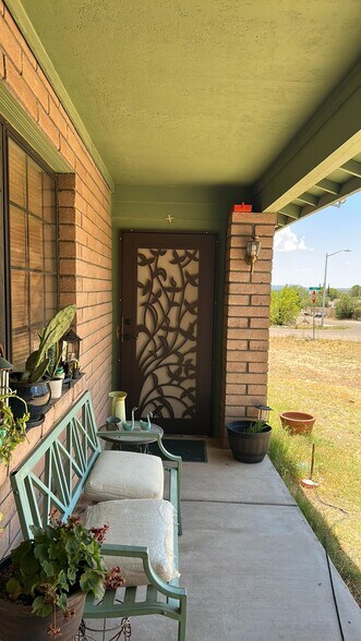 Building Photo - 1175 Avenida Gandara