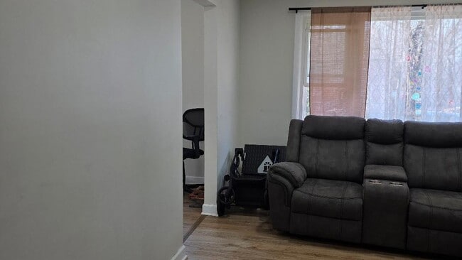 Building Photo - 20 Arrowhead Dr