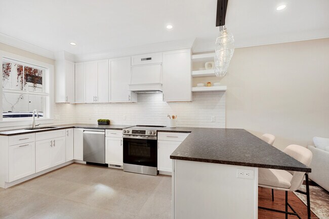 Building Photo - 31 East Ave